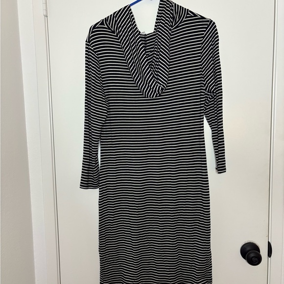 Velvet Torch Black and White Sheath Dress with Cowl Neck - Picture 2 of 2